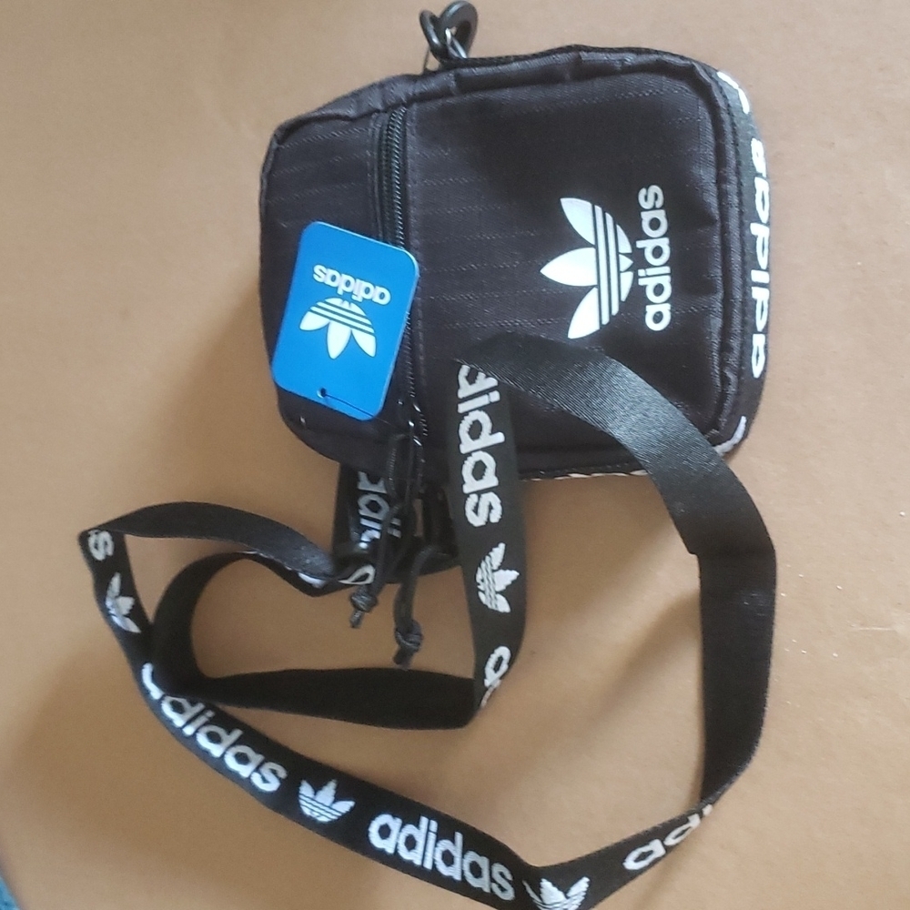 𝅺ADIDAS Crossbag 💕🖤